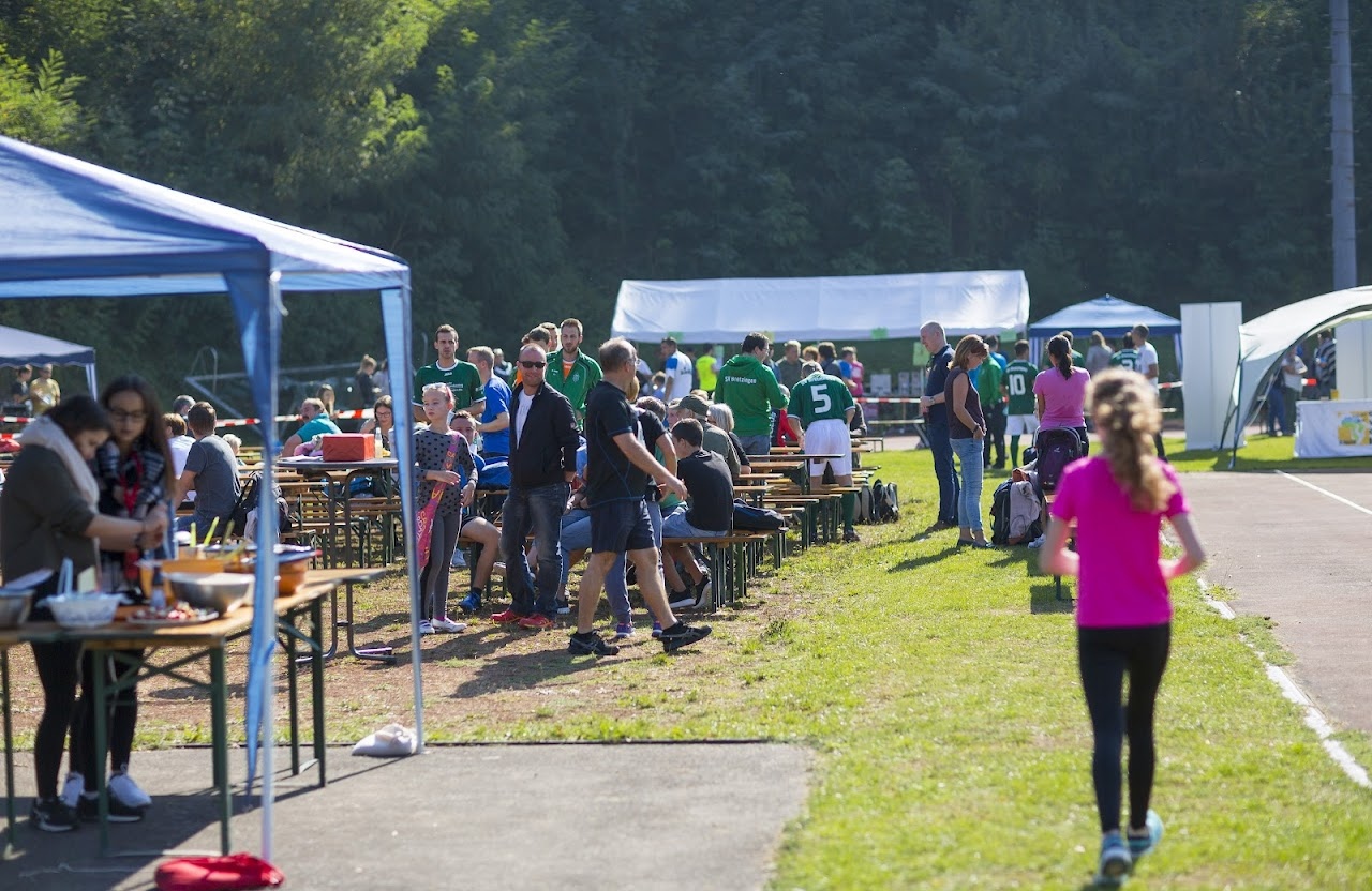 Bild vom 9. Benefizlauf im Jahr 2016. Dies ist das 103. Bild.